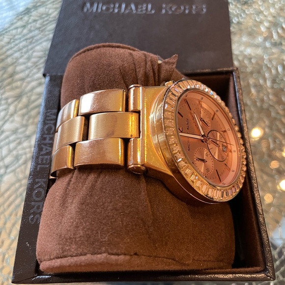 Michael Kors Dylan Rose Gold Dial Rose Gold Steel Strap Watch For Women - MK5412 - Picture 3 of 6